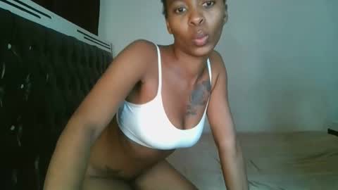 Snapshot of hottie_mistie chatting on 05-19-26, 06:36 hottie_mistie online show from 05-19-26, 06:36