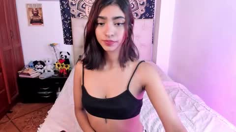 Snapshot of hottie_veronica chatting on 11-29-25, 01:41 Veronica independent model online show from 11-29-25, 01:41