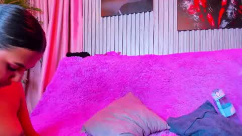 hotties_kittens18 online show from 07-28-26, 10:53