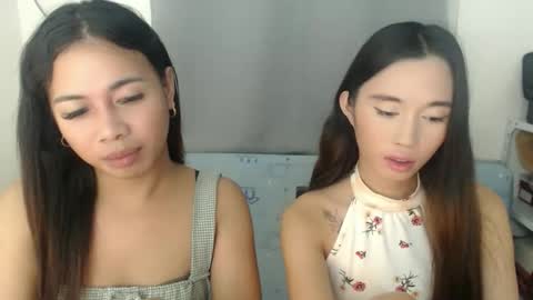 Snapshot of hottiescummerx chatting on 10-21-25, 05:35 N I C A online show from 10-21-25, 05:35