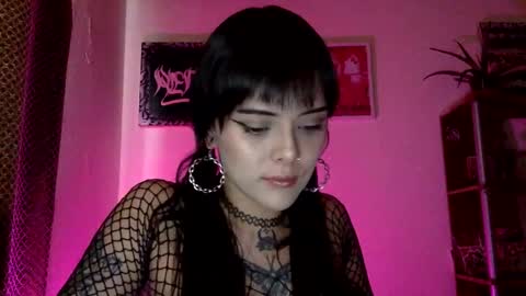 Snapshot of hottietat4u chatting on 02-25-25, 05:58 Tat online show from 02-25-25, 05:58