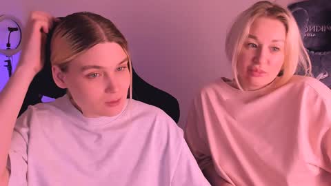 Nessie and Jessie online show from 01-06-25, 02:04