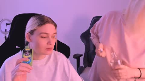 Nessie and Jessie online show from 01-12-25, 10:12