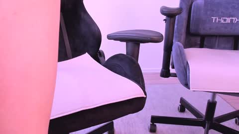 Nessie and Jessie online show from 01-13-25, 10:03