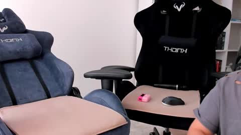 Nessie and Jessie online show from 10-09-25, 11:19