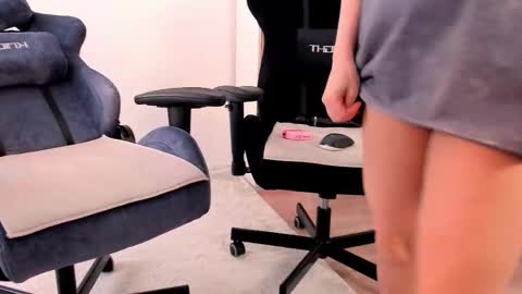 Nessie and Jessie online show from 02-26-26, 12:04