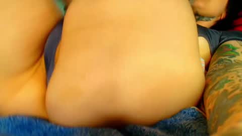 Snapshot of hotwetfreak chatting on 02-17-25, 06:20 Lili Vixen online show from 02-17-25, 06:20