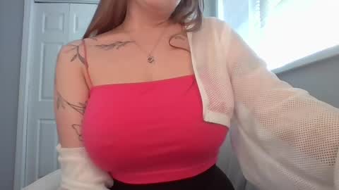 Snapshot of hotwifelili chatting on 04-26-26, 06:16 hotwifelili online show from 04-26-26, 06:16