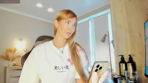 Snapshot of hotyplays chatting on 03-15-26, 11:05 Susan online show from 03-15-26, 11:05