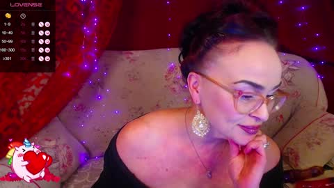 Snapshot of hotzlata chatting on 02-08-25, 01:43 Hotzlata online show from 02-08-25, 01:43