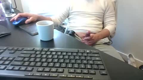 Snapshot of hoverday chatting on 05-05-26, 08:50 hoverday online show from 05-05-26, 08:50