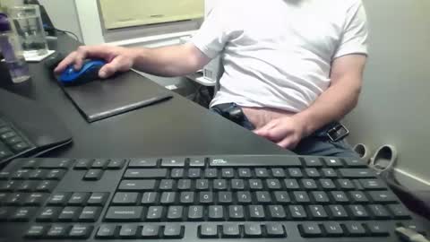 Snapshot of hoverday chatting on 05-18-26, 03:46 hoverday online show from 05-18-26, 03:46