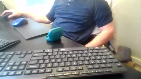 Snapshot of hoverday chatting on 06-15-26, 01:02 hoverday online show from 06-15-26, 01:02