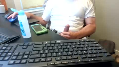 Snapshot of hoverday chatting on 06-17-26, 09:49 hoverday online show from 06-17-26, 09:49