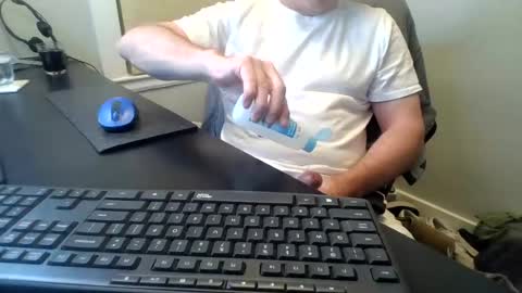 Snapshot of hoverday chatting on 06-21-26, 04:15 hoverday online show from 06-21-26, 04:15