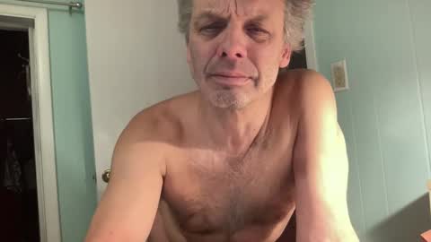 Snapshot of howlingatnothing chatting on 12-04-24, 02:20 howlingatnothing online show from 12-04-24, 02:20