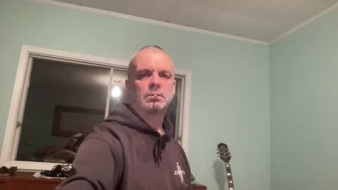 Snapshot of howlingatnothing chatting on 12-25-24, 11:42 howlingatnothing online show from 12-25-24, 11:42