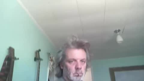 Snapshot of howlingatnothing chatting on 12-18-25, 06:25 howlingatnothing online show from 12-18-25, 06:25