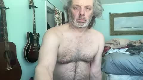 Snapshot of howlingatnothing chatting on 02-13-26, 07:21 howlingatnothing online show from 02-13-26, 07:21