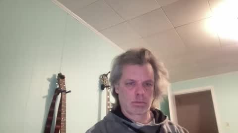 Snapshot of howlingatnothing chatting on 02-18-26, 05:36 howlingatnothing online show from 02-18-26, 05:36