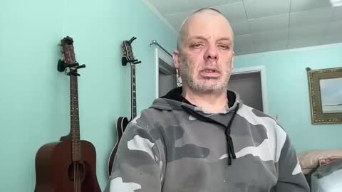 Snapshot of howlingatnothing chatting on 02-25-26, 04:27 howlingatnothing online show from 02-25-26, 04:27