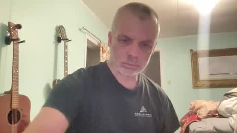 Snapshot of howlingatnothing chatting on 03-15-26, 05:46 howlingatnothing online show from 03-15-26, 05:46