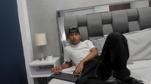 Snapshot of hudson_beasley chatting on 10-17-25, 11:35 Hudson Beasley online show from 10-17-25, 11:35