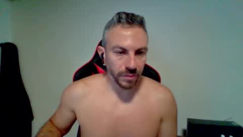 Snapshot of huge__cumshot chatting on 09-30-25, 02:44 huge__cumshot online show from 09-30-25, 02:44