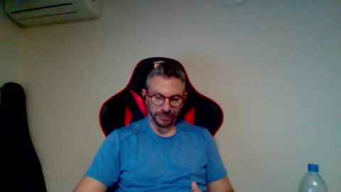 Snapshot of huge__cumshot chatting on 02-17-26, 06:14 huge__cumshot online show from 02-17-26, 06:14