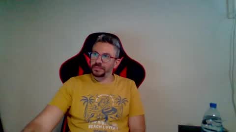 Snapshot of huge__cumshot chatting on 04-12-26, 02:22 huge__cumshot online show from 04-12-26, 02:22