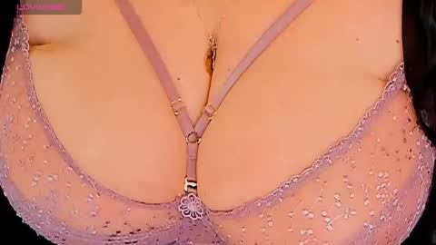 Snapshot of huge_booobs chatting on 02-11-26, 07:52 milli online show from 02-11-26, 07:52