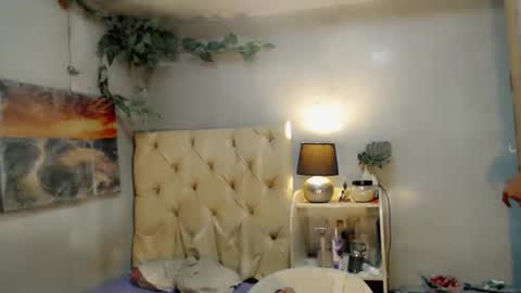 hugecock_caramel online show from 04-23-26, 09:08