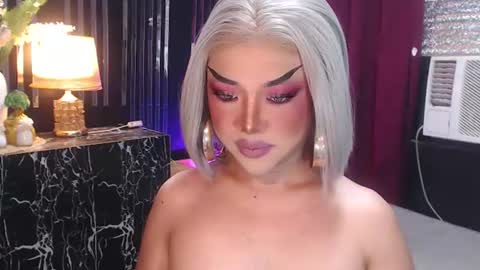 Snapshot of hugecockchristine chatting on 07-19-26, 05:49 Christine online show from 07-19-26, 05:49
