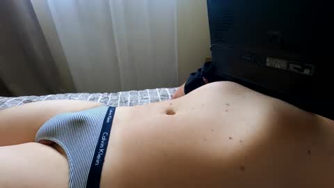 Snapshot of hugecumshots1 chatting on 10-09-25, 10:08 HugeCumshots online show from 10-09-25, 10:08