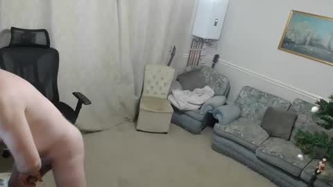 Snapshot of hugedick1965 chatting on 12-17-25, 10:05 hugedick1965 online show from 12-17-25, 10:05