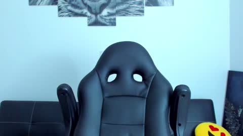 Snapshot of humber_eli chatting on 01-14-25, 02:40 Eli online show from 01-14-25, 02:40