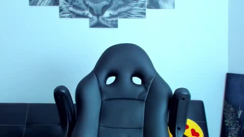 Snapshot of humber_eli chatting on 02-21-25, 12:27 Eli online show from 02-21-25, 12:27