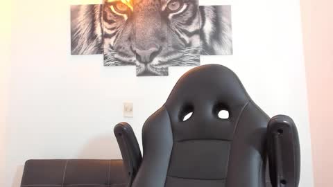 Snapshot of humber_eli chatting on 01-16-26, 01:37 Eli online show from 01-16-26, 01:37