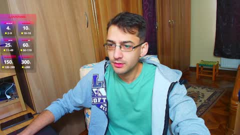 Snapshot of hungeddy chatting on 12-12-24, 10:45 Eddy online show from 12-12-24, 10:45