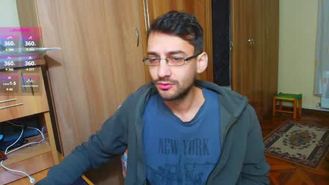Snapshot of hungeddy chatting on 12-21-24, 01:47 Eddy online show from 12-21-24, 01:47