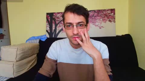 Snapshot of hungeddy chatting on 11-28-25, 09:01 Eddy online show from 11-28-25, 09:01