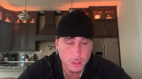 Snapshot of hungkingg22 chatting on 10-22-25, 06:07 hungkingg22 online show from 10-22-25, 06:07