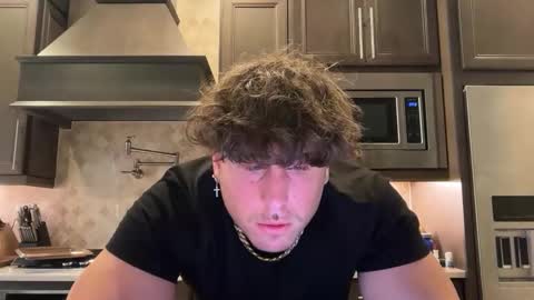 Snapshot of hungkingg22 chatting on 01-08-26, 07:05 hungkingg22 online show from 01-08-26, 07:05