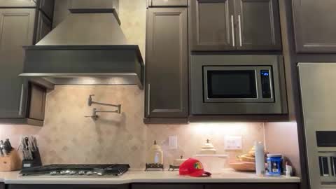 Snapshot of hungkingg22 chatting on 01-10-26, 05:58 hungkingg22 online show from 01-10-26, 05:58