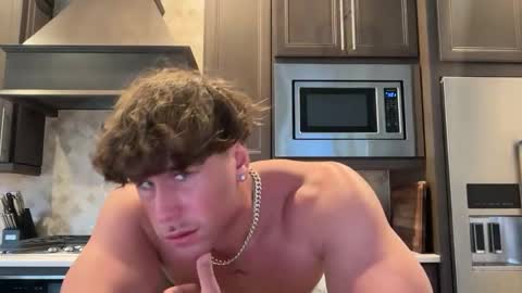 Snapshot of hungkingg22 chatting on 02-15-26, 04:58 hungkingg22 online show from 02-15-26, 04:58