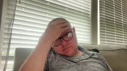 AARON online show from 04-22-26, 04:08