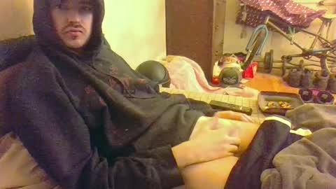 Snapshot of hungsubbb chatting on 10-04-25, 01:03 Boi online show from 10-04-25, 01:03