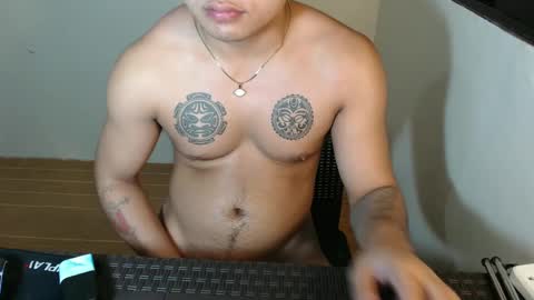 Snapshot of hunkyzeus chatting on 01-09-25, 10:52 hunkyzeus online show from 01-09-25, 10:52