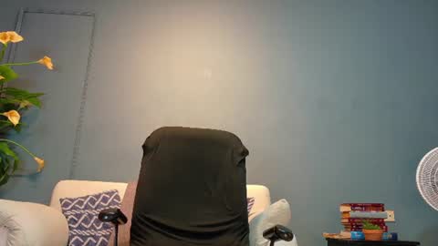 Hunter  online show from 07-19-26, 01:15
