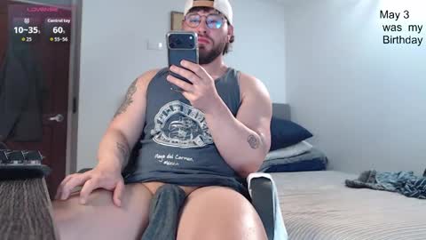 Snapshot of hunter_of_mn chatting on 05-22-26, 10:54 online show from 05-22-26, 10:54